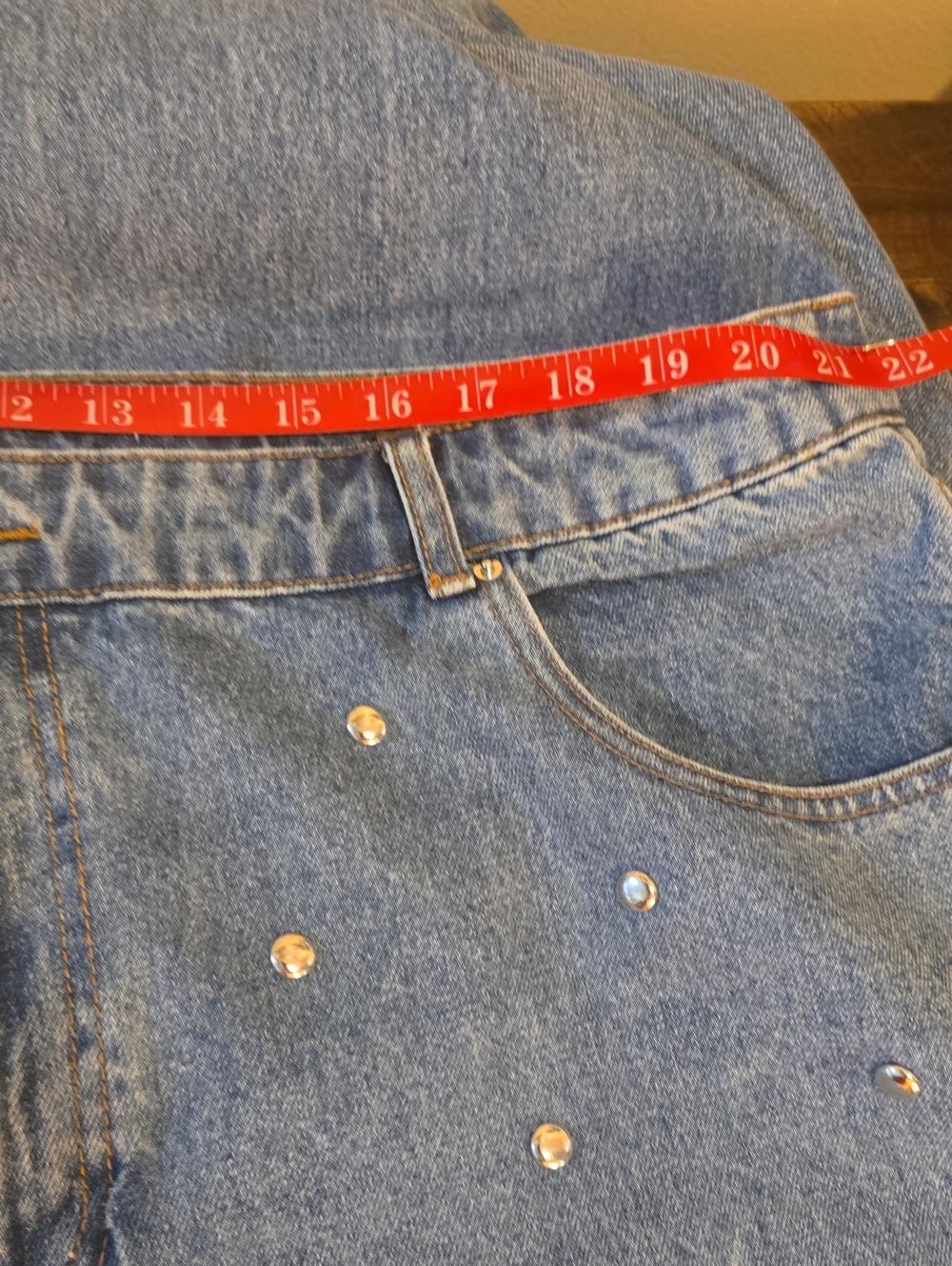 Women's Stud-Embellished Barrel Leg Jeans - Picture 7 of 12